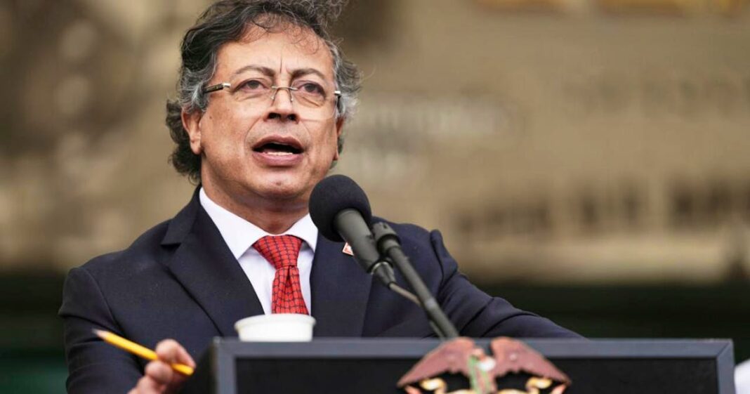 Politics: U.S. Aiming to Revoke Colombian President's Visa