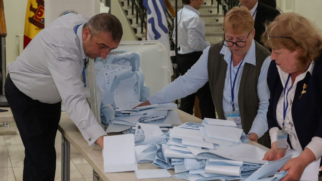 Ukraine War Update: Pro-EU Party Maintains Lead Over Moscow-Backed Opposition in Critical Moldova Election | World News