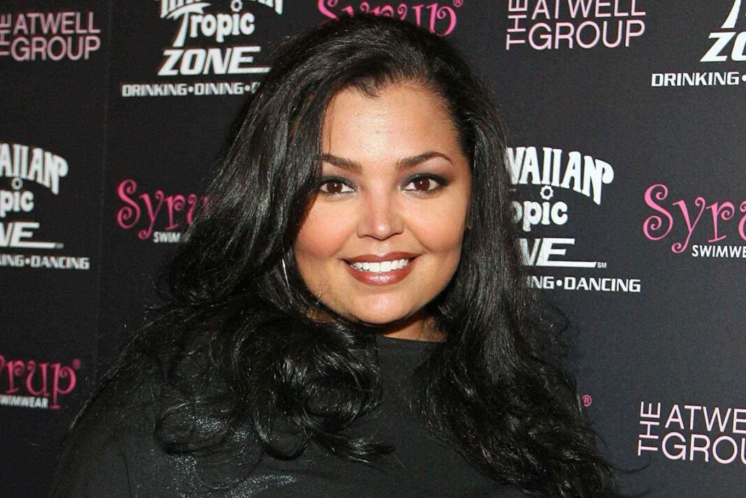 Miss USA Honors Chelsi Smith by Renaming Miss Congeniality Award Miss USA Honors Chelsi Smith by Renaming Miss Congeniality Award After Late Beauty Queen Who Lost Her Battle with Cancer