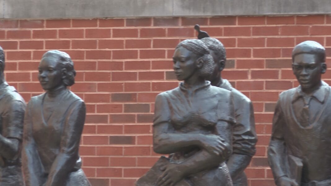 ETSU Reveals New Monument Commemorating Pioneer African American Students ETSU Reveals New Monument Commemorating Pioneer African American Students