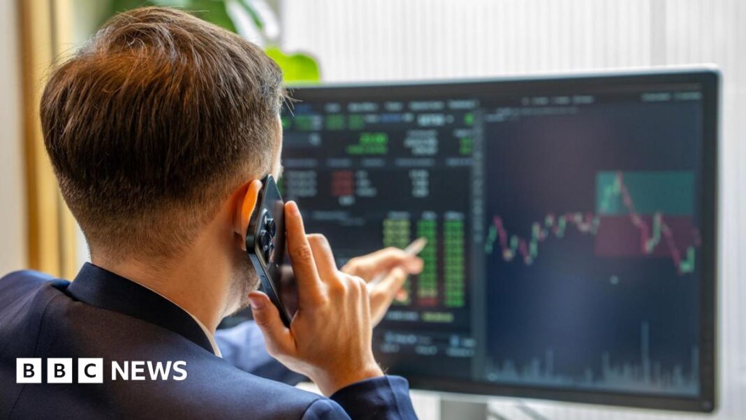 UK Stock Market Shaken by Concerns Over US Banks