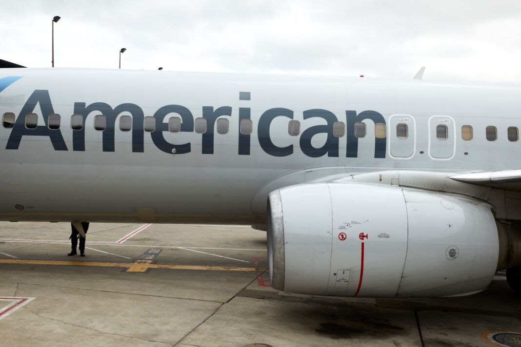 American Airlines Encounters Travel Disruptions: 8 Cancellations and 584 Delays Affect Passengers in the US, Italy, and France, Impacting Key Airports Including Philadelphia, Naples, Paris, Tampa, Phoenix, and Dallas.