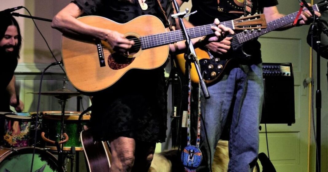 ENTERTAINMENT SPOTLIGHT: Musical Duo Harmonizes Their Partnership | Arts & Entertainment