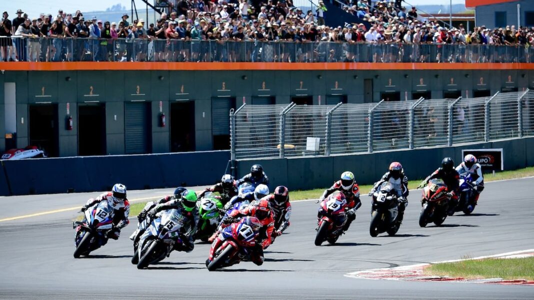 Suzuki International Series Taupō 2025: Mitch Rees Leads the Charge at Series Kickoff