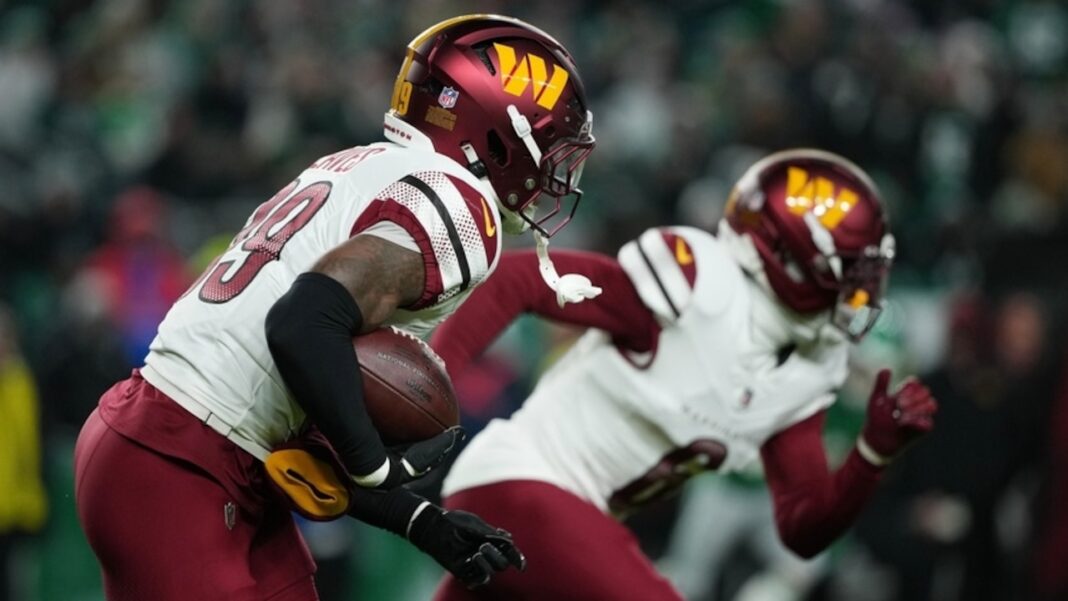 NFL Roundup: Former USA Safety Records Interception Again After 5 Years