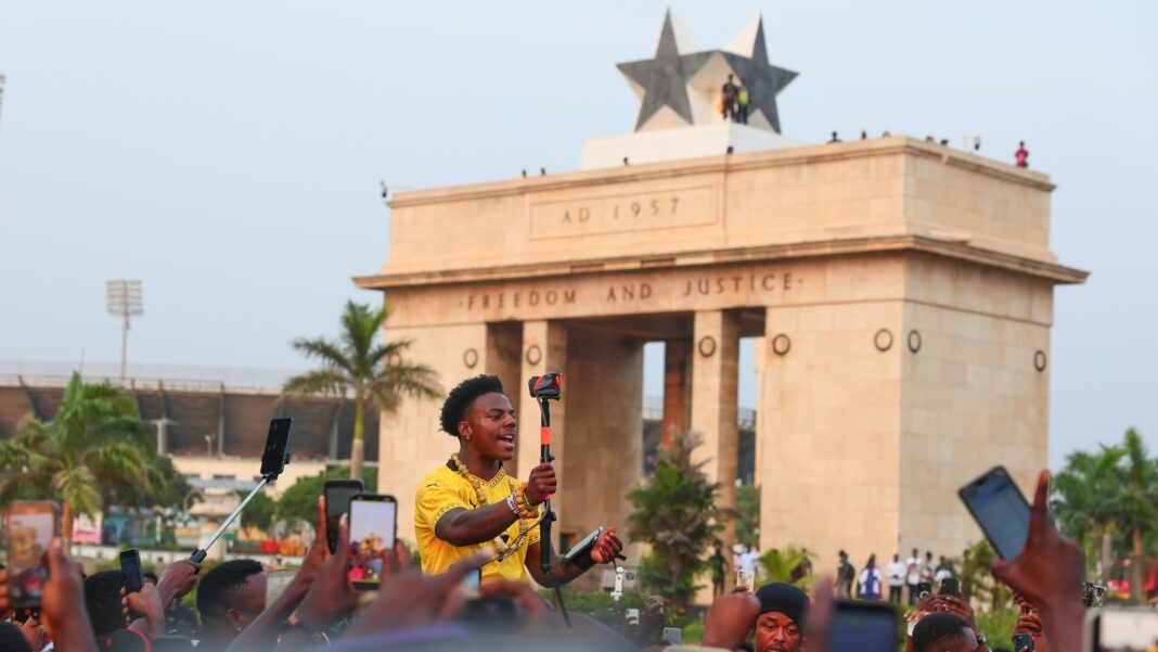 Streamer IShowSpeed Tastes Local Cuisine and Explores Traditional Dances on African Tour